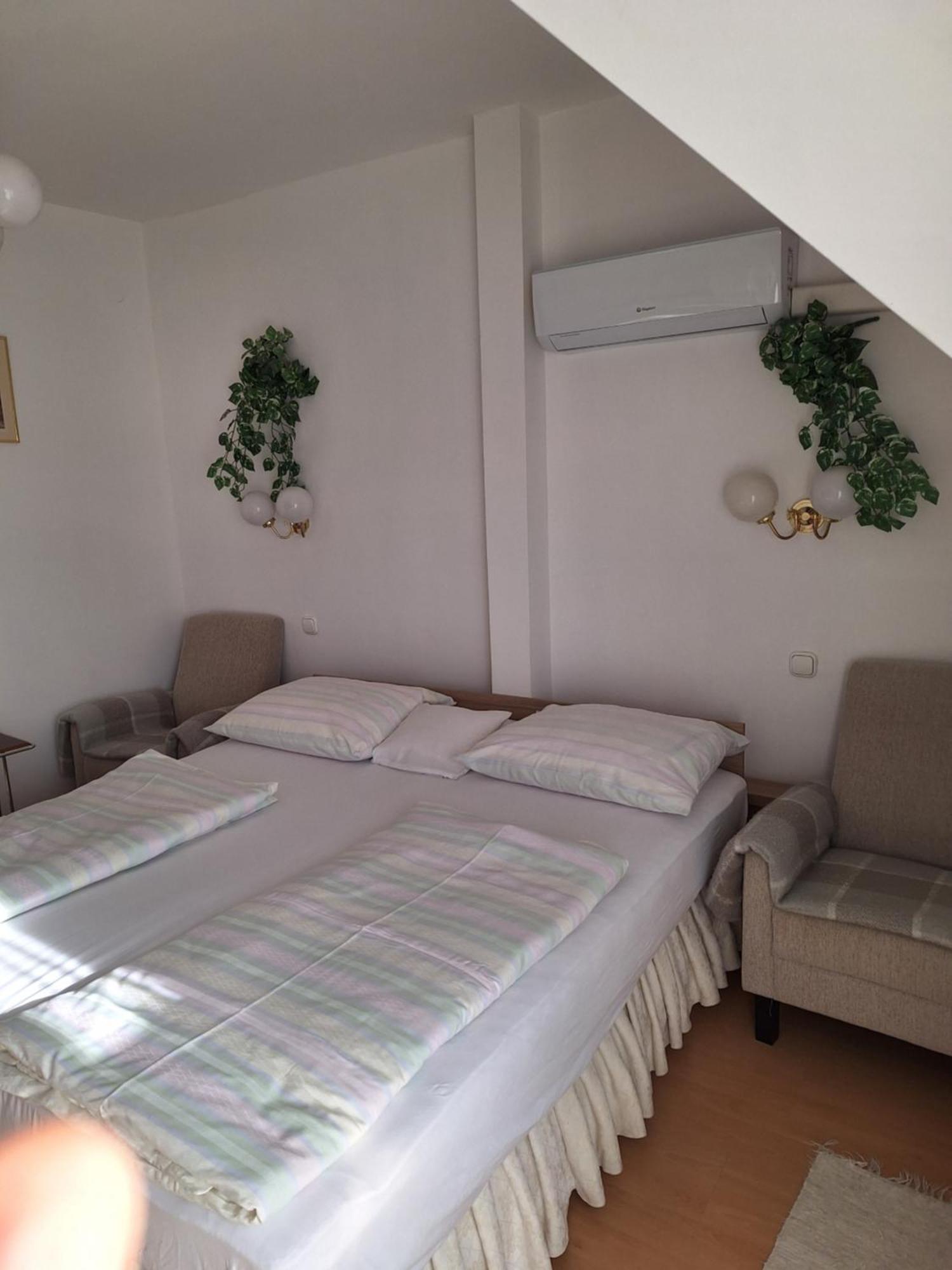 Pension Ovari Buk Exterior photo