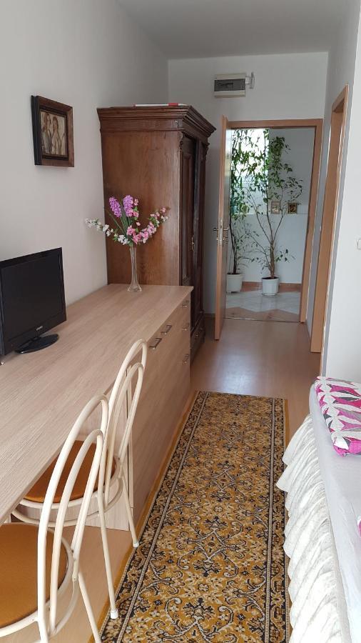 Pension Ovari Buk Exterior photo